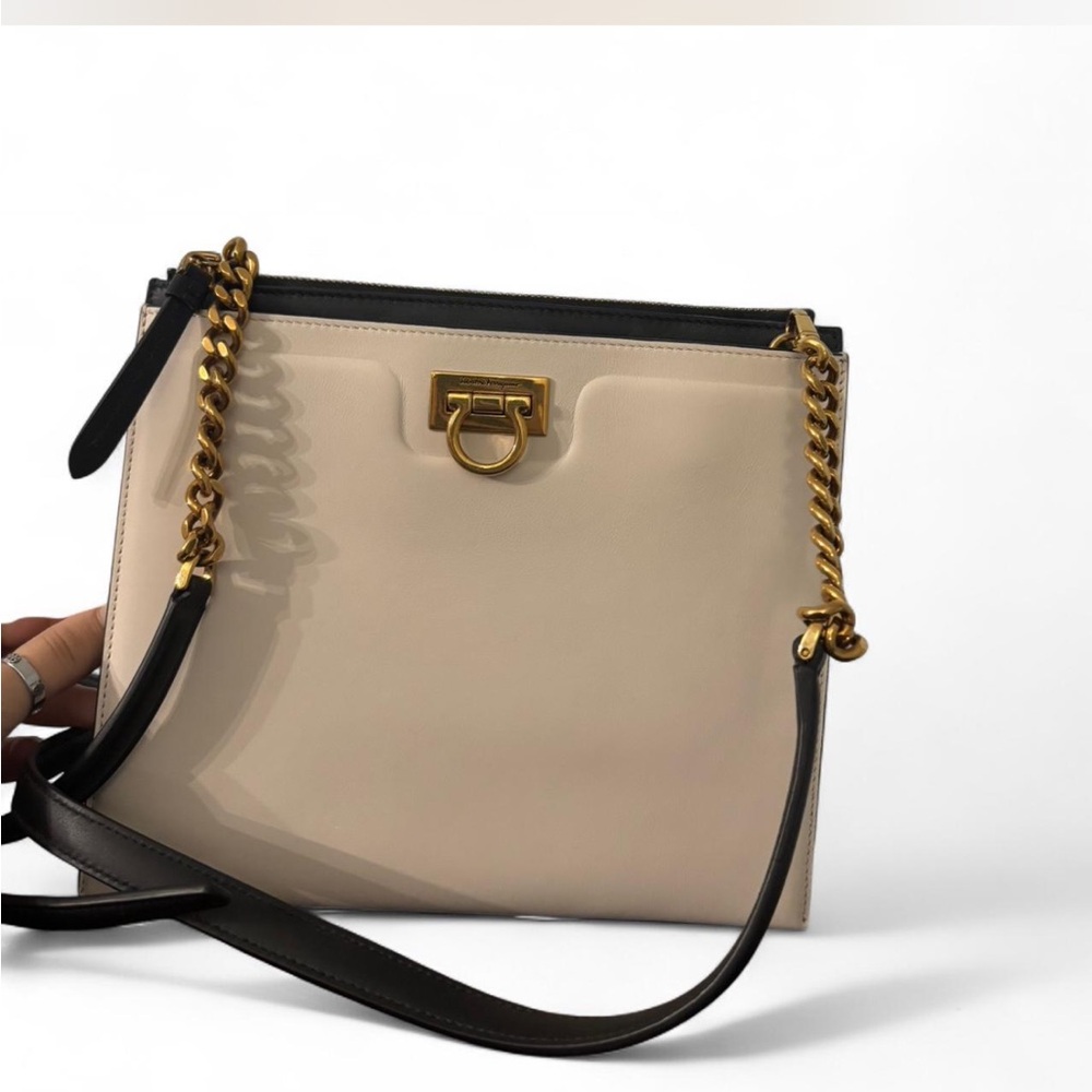 Salvatore Ferragamo Elegant Cream and Black Designer Shoulder Bag